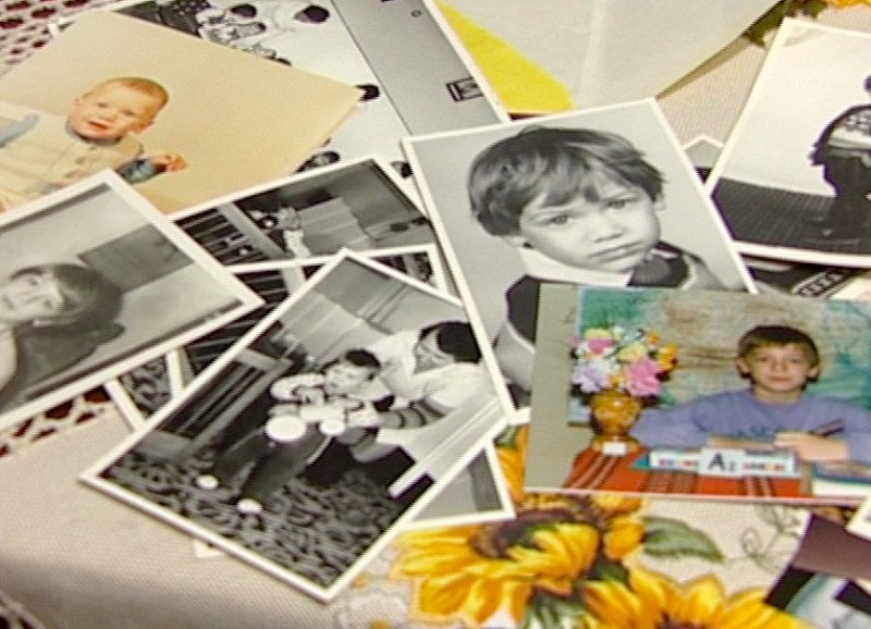 Gyermekkori fotók a nagyszülők lakásán